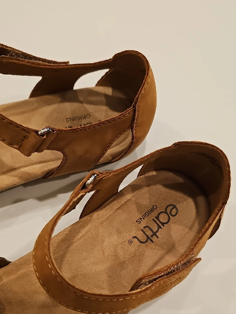 Earth Origins Bronnie Medium Natural Leather Ankle-Strap Flats Sandals Women 9M - Picture 2 of 8
